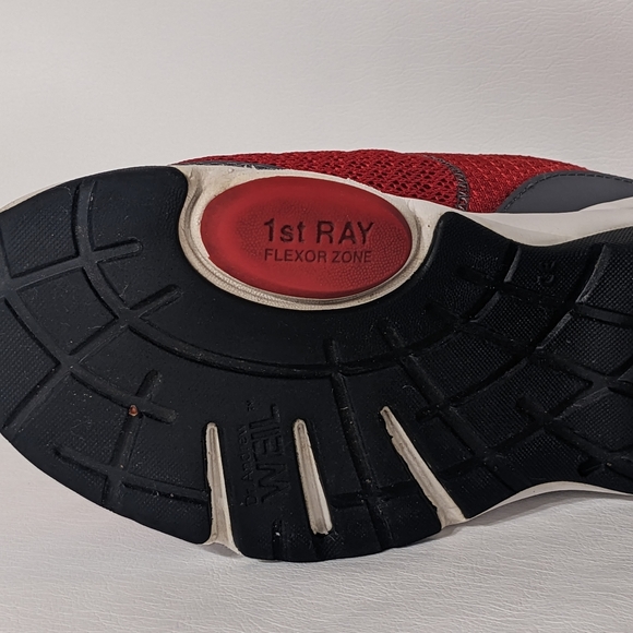 NWOT Dr. Weil Walking Shoes - Picture 8 of 10